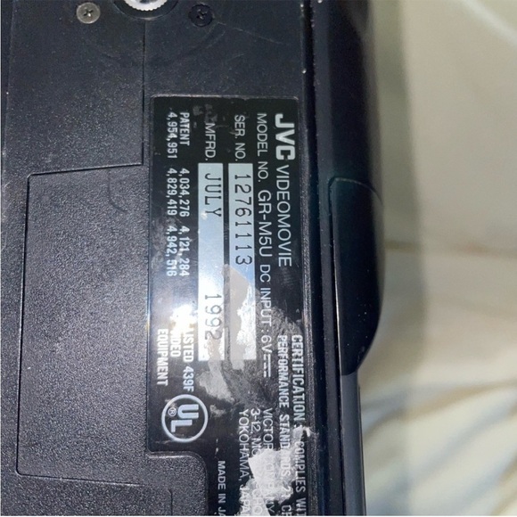 Vintage 1992 JVC Black Video Camera with Red Strap NOT TESTED - Picture 5 of 7